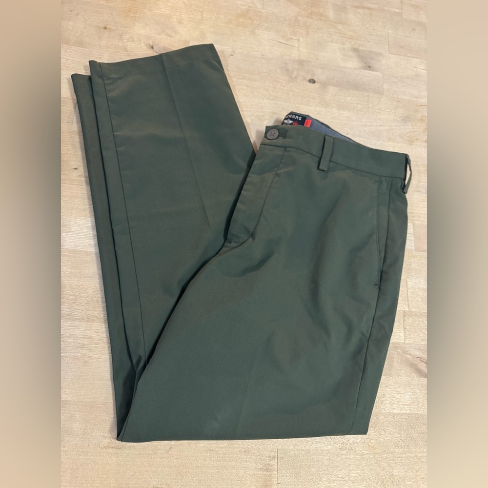 Dockers Men's Olive waterless flat front trousers